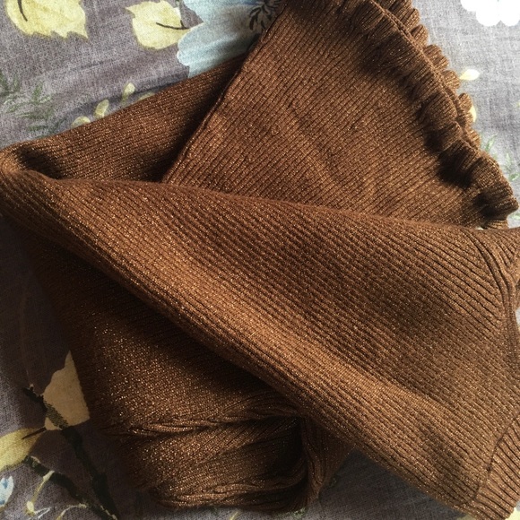 🍻Cover story cold shoulder Shimmer Sweater Large 🍻 - Picture 8 of 15